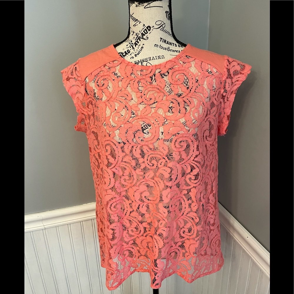 NWT Chico’s Leah lace split pink blouse size 1